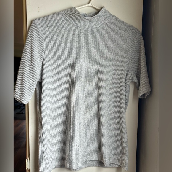 2/$20 Reitmans shirt - Picture 1 of 2